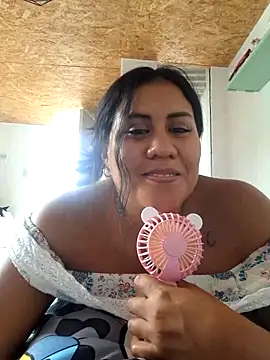 Snapshot of KasiaVenus_ chatting on February 14, 2025, 3:43 am KasiaVenus online show from February 14, 2025, 3:43 am