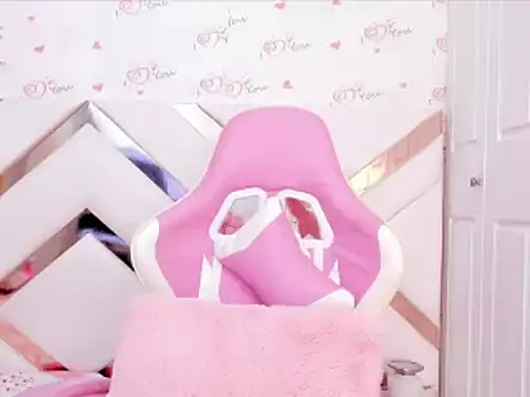 Snapshot of BriggitteEbonny chatting on March 5, 2025, 9:15 pm BriggitteEbonny online show from March 5, 2025, 9:15 pm