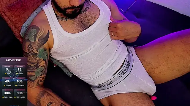 Snapshot of mikemulerr chatting on October 17, 2025, 8:44 pm mikemulerr online show from October 17, 2025, 8:44 pm