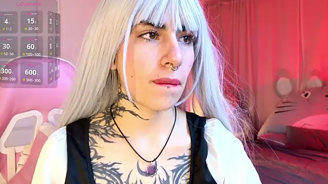 Snapshot of _Artemisa_X chatting on October 14, 2025, 1:12 pm Artemisa X online show from October 14, 2025, 1:12 pm