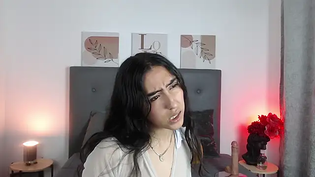 madisex s online show from March 12, 2026, 2:39 am