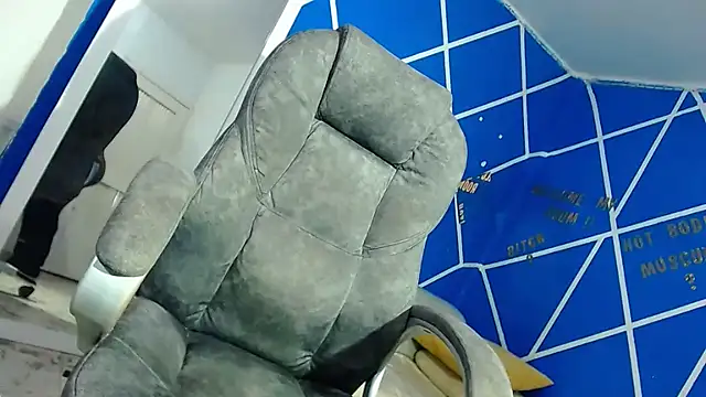 Snapshot of alexander_megan chatting on September 18, 2025, 10:39 am alexander megan online show from September 18, 2025, 10:39 am