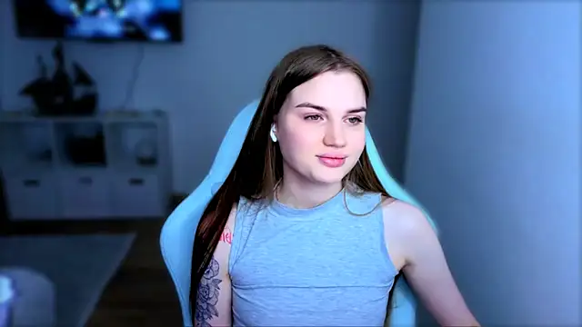 StellaLawless online show from December 3, 2025, 12:03 pm