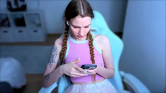 StellaLawless online show from February 22, 2026, 12:47 pm