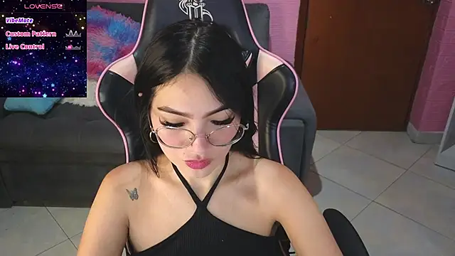 Snapshot of keity_moon chatting on February 15, 2025, 1:49 pm keity moon online show from February 15, 2025, 1:49 pm