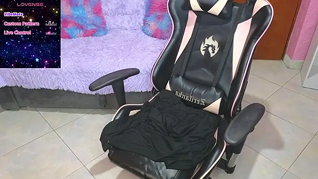 Snapshot of keity_moon chatting on February 21, 2025, 4:59 pm keity moon online show from February 21, 2025, 4:59 pm