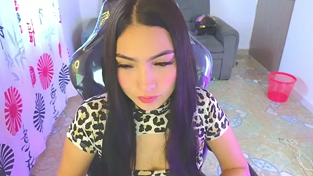 Snapshot of keity_moon chatting on September 10, 2025, 2:28 pm keity moon online show from September 10, 2025, 2:28 pm