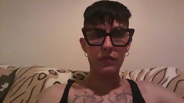 Snapshot of nickfxx chatting on November 4, 2025, 11:48 pm nickfxx online show from November 4, 2025, 11:48 pm