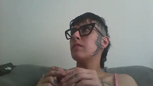 Snapshot of nickfxx chatting on December 21, 2025, 4:25 pm nickfxx online show from December 21, 2025, 4:25 pm