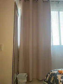 valecruz903 online show from March 13, 2026, 4:57 pm