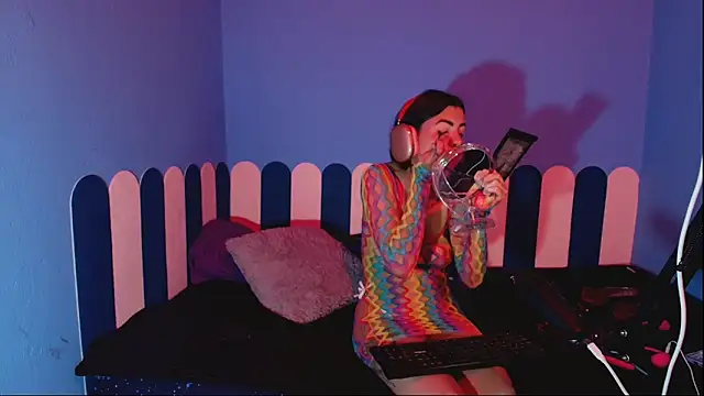 IsisRouse online show from March 6, 2026, 3:03 am