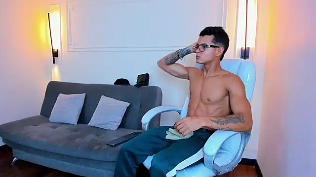 Snapshot of Paradise_boy_s chatting on November 29, 2025, 3:37 pm Paradise boy s online show from November 29, 2025, 3:37 pm