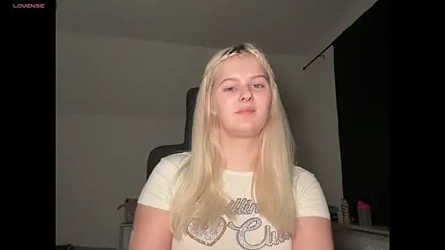 Allylove03 online show from September 12, 2025, 5:57 pm