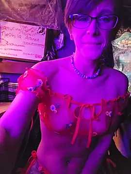 Snapshot of nephilaaranea chatting on April 4, 2026, 11:02 pm nephilaaranea online show from April 4, 2026, 11:02 pm