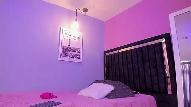 Snapshot of alessiaferry chatting on January 15, 2025, 2:56 pm alessiaferry online show from January 15, 2025, 2:56 pm