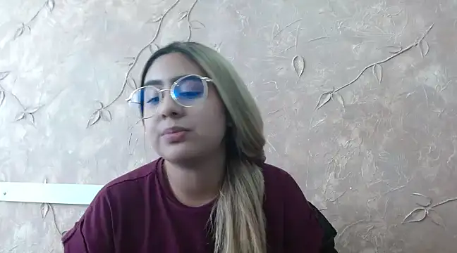 Snapshot of Miabonnett_ chatting on February 6, 2025, 7:07 pm Miabonnett online show from February 6, 2025, 7:07 pm