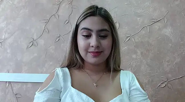 Snapshot of Miabonnett_ chatting on February 22, 2025, 3:14 pm Miabonnett online show from February 22, 2025, 3:14 pm