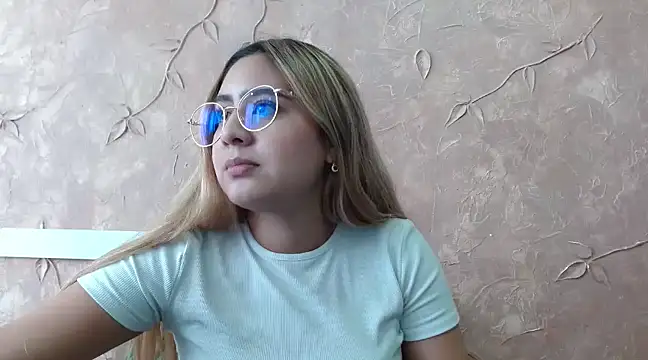 Snapshot of Miabonnett_ chatting on February 27, 2025, 3:05 pm Miabonnett online show from February 27, 2025, 3:05 pm