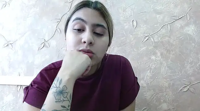 Snapshot of Miabonnett_ chatting on February 28, 2025, 6:20 pm Miabonnett online show from February 28, 2025, 6:20 pm