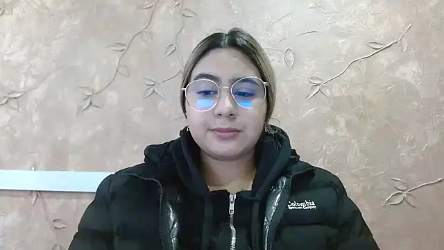 Snapshot of Miabonnett_ chatting on March 4, 2025, 12:01 pm Miabonnett online show from March 4, 2025, 12:01 pm