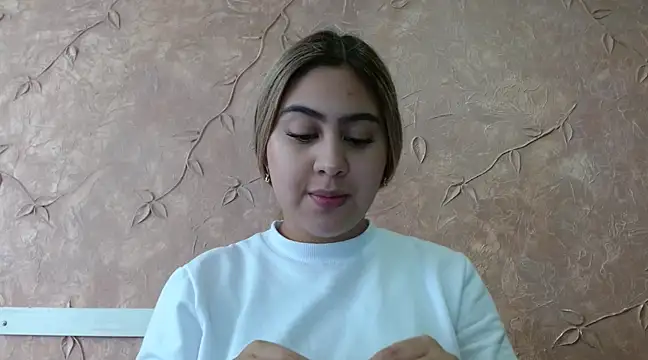 Snapshot of Miabonnett_ chatting on March 8, 2025, 1:03 pm Miabonnett online show from March 8, 2025, 1:03 pm