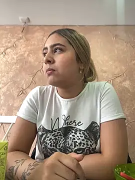 Snapshot of Miabonnett_ chatting on March 20, 2025, 4:09 pm Miabonnett online show from March 20, 2025, 4:09 pm