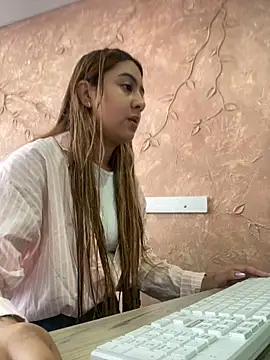 Snapshot of Miabonnett_ chatting on September 15, 2025, 11:54 am Miabonnett online show from September 15, 2025, 11:54 am