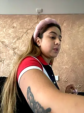 Snapshot of Miabonnett_ chatting on September 25, 2025, 12:09 pm Miabonnett online show from September 25, 2025, 12:09 pm