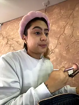 Snapshot of Miabonnett_ chatting on October 8, 2025, 12:14 pm Miabonnett online show from October 8, 2025, 12:14 pm