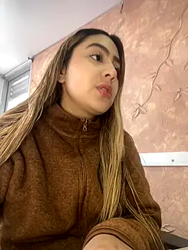 Snapshot of Miabonnett_ chatting on October 13, 2025, 12:05 pm Miabonnett online show from October 13, 2025, 12:05 pm