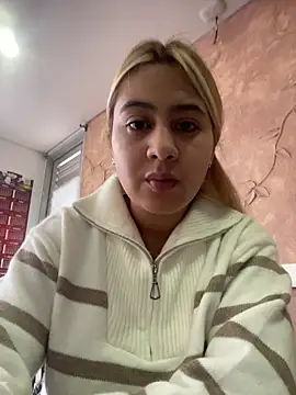 Snapshot of Miabonnett_ chatting on October 23, 2025, 12:15 pm Miabonnett online show from October 23, 2025, 12:15 pm