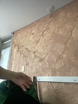 Snapshot of Miabonnett_ chatting on November 6, 2025, 12:17 pm Miabonnett online show from November 6, 2025, 12:17 pm