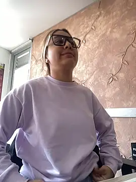 Snapshot of Miabonnett_ chatting on December 14, 2025, 1:05 pm Miabonnett online show from December 14, 2025, 1:05 pm