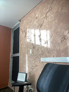 Snapshot of Miabonnett_ chatting on January 7, 2026, 12:29 pm Miabonnett online show from January 7, 2026, 12:29 pm