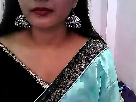 Snapshot of Model-Tanya chatting on February 5, 2025, 5:42 pm Model-Tanya online show from February 5, 2025, 5:42 pm