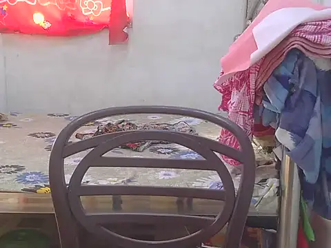 Snapshot of Model-Tanya chatting on March 10, 2025, 9:43 am Model-Tanya online show from March 10, 2025, 9:43 am