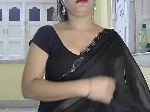 Snapshot of Model-Tanya chatting on November 5, 2025, 1:22 pm Model-Tanya online show from November 5, 2025, 1:22 pm