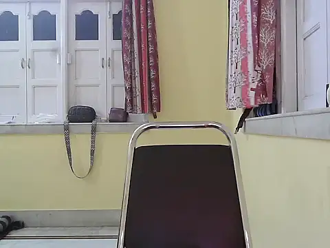 Snapshot of Model-Tanya chatting on November 21, 2025, 3:44 pm Model-Tanya online show from November 21, 2025, 3:44 pm