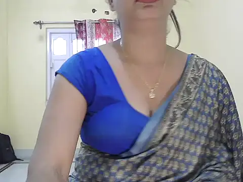 Snapshot of Model-Tanya chatting on December 16, 2025, 10:09 am Model-Tanya online show from December 16, 2025, 10:09 am