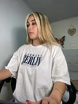 emma oxford online show from February 3, 2025, 8:35 pm