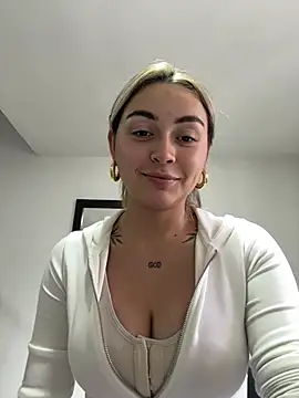 Snapshot of emma_oxford chatting on July 30, 2026, 9:25 pm emma oxford online show from July 30, 2026, 9:25 pm