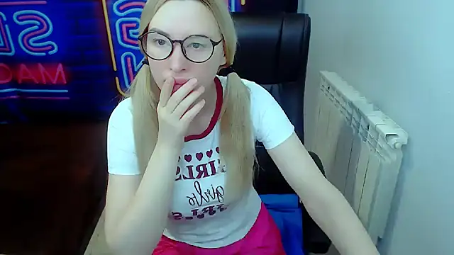 kerakiss877 online show from February 25, 2025, 8:19 pm