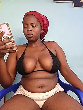 Snapshot of freaky_belle chatting on June 18, 2026, 12:53 pm freaky belle online show from June 18, 2026, 12:53 pm