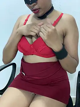 Snapshot of little_shadow chatting on December 21, 2024, 6:23 pm little shadow online show from December 21, 2024, 6:23 pm