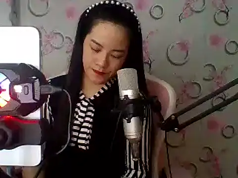 Snapshot of Nana-68 chatting on February 13, 2025, 5:58 am Nana-68 online show from February 13, 2025, 5:58 am