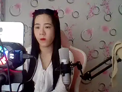 Snapshot of Nana-68 chatting on February 17, 2025, 1:21 pm Nana-68 online show from February 17, 2025, 1:21 pm