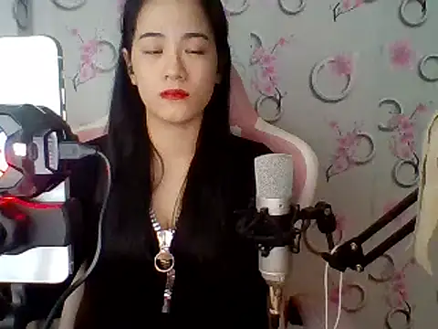 Snapshot of Nana-68 chatting on February 24, 2025, 3:55 am Nana-68 online show from February 24, 2025, 3:55 am