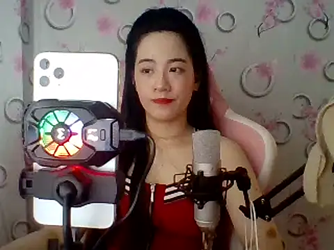 Snapshot of Nana-68 chatting on March 5, 2025, 2:12 pm Nana-68 online show from March 5, 2025, 2:12 pm