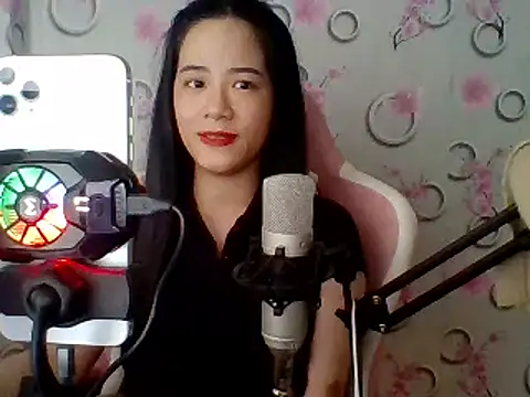 Snapshot of Nana-68 chatting on March 8, 2025, 5:01 pm Nana-68 online show from March 8, 2025, 5:01 pm