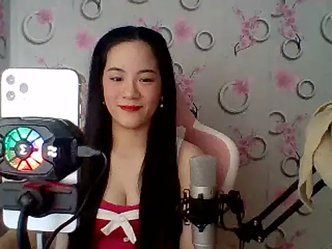 Snapshot of Nana-68 chatting on March 14, 2025, 1:35 pm Nana-68 online show from March 14, 2025, 1:35 pm